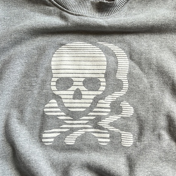 SOULCYCLE- Gray Crop Crewneck - Picture 3 of 4
